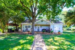 Home for sale in Hempstead TX