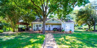 Home for sale in Hempstead TX
